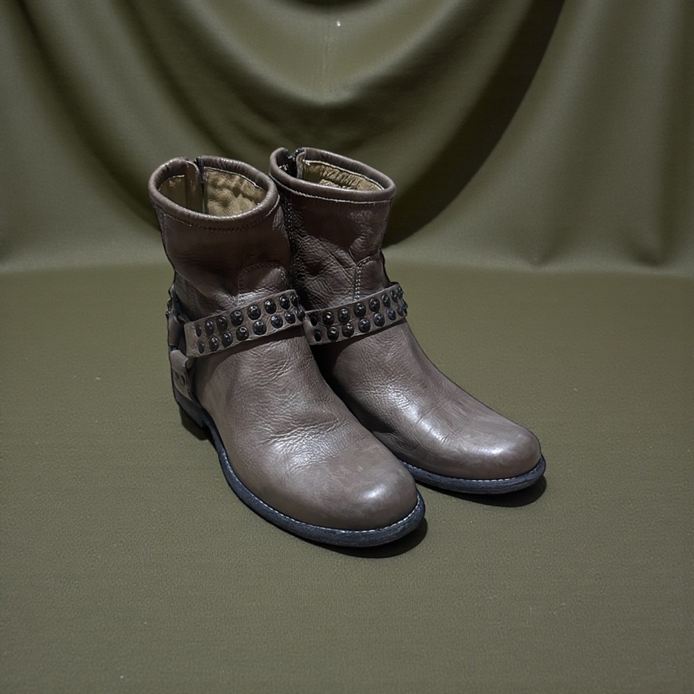 Frye Phillip Studded Harness Short Boots Taupey Gray Size 8.5